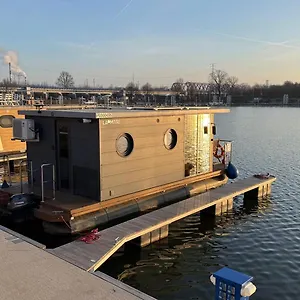 https://houseboat-water-boy-apartament-pywajcy-dom.hotelswroclaw.com